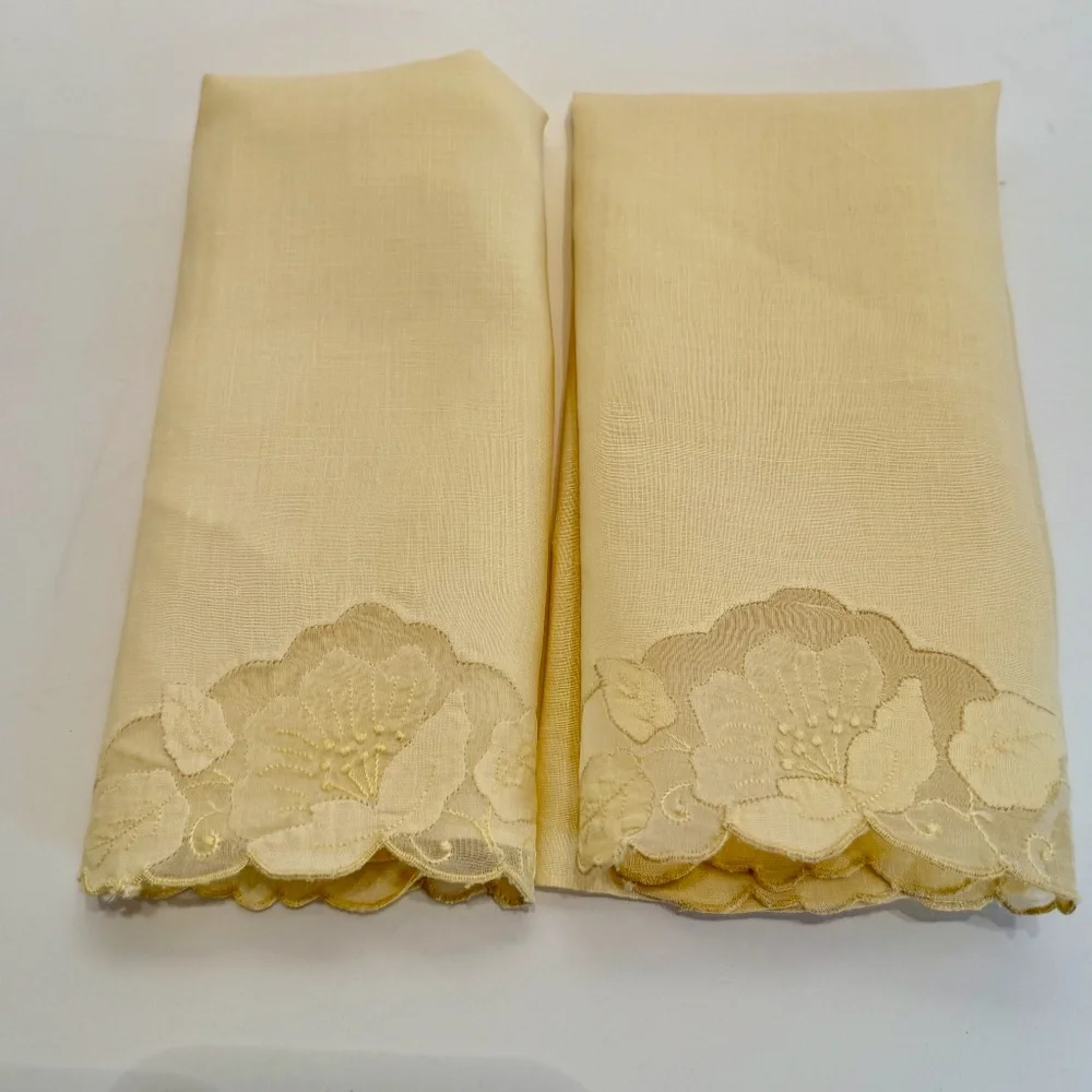 Pair Vintage Pale Yellow Madeira Linen & Organza Fingertip Towels